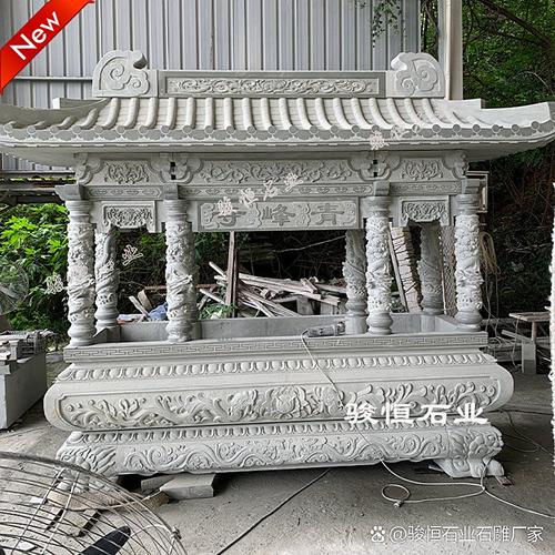 是兼具实用功能与文化意涵的传统石雕制品,以石材的沉静质感,承载着